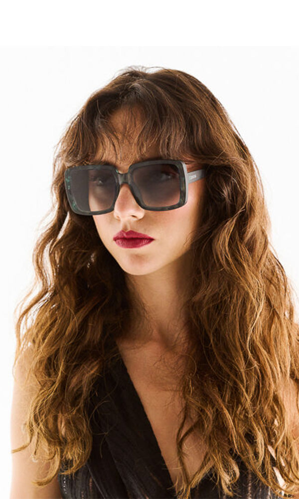 ALESSIA- SQ Butterfly