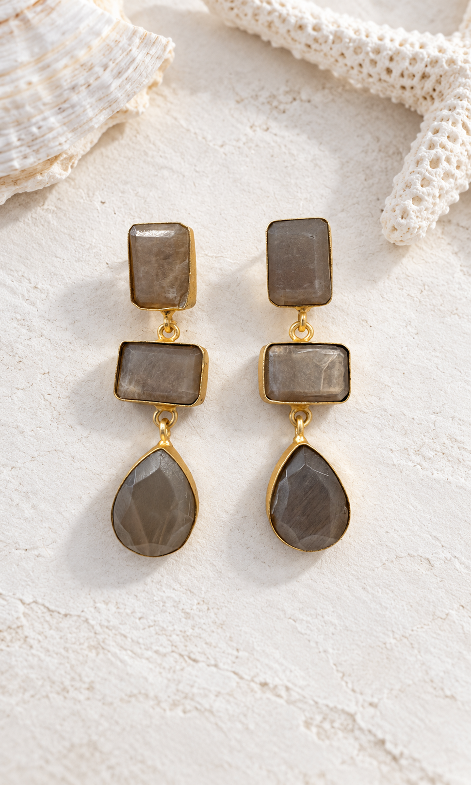 MONA- Stud Earring