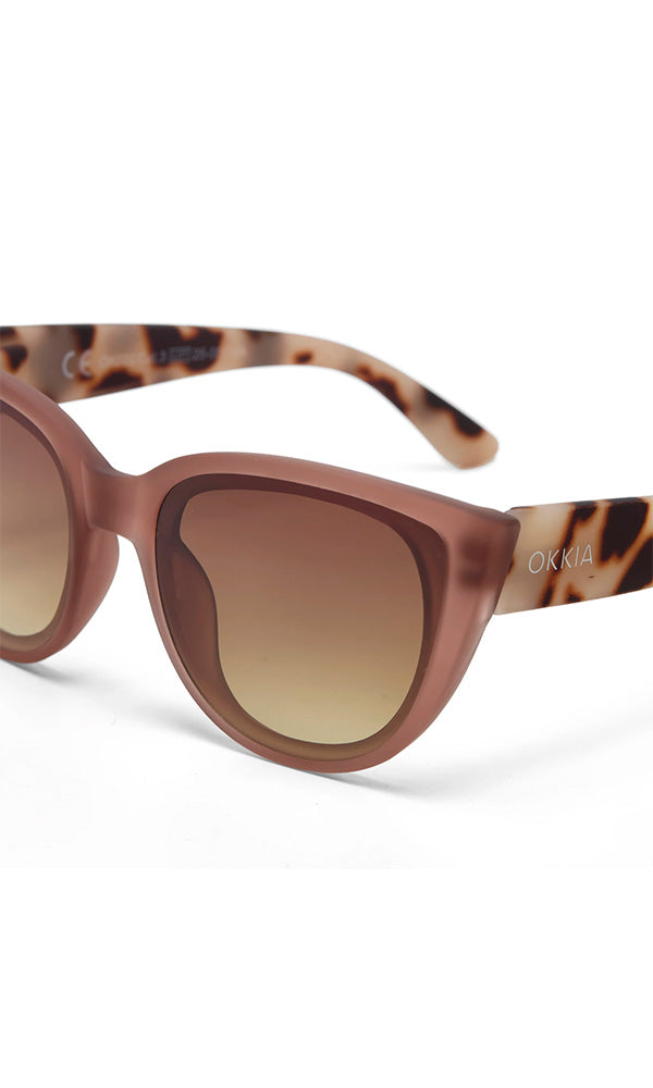 SYLVIA- Small Cat Eye