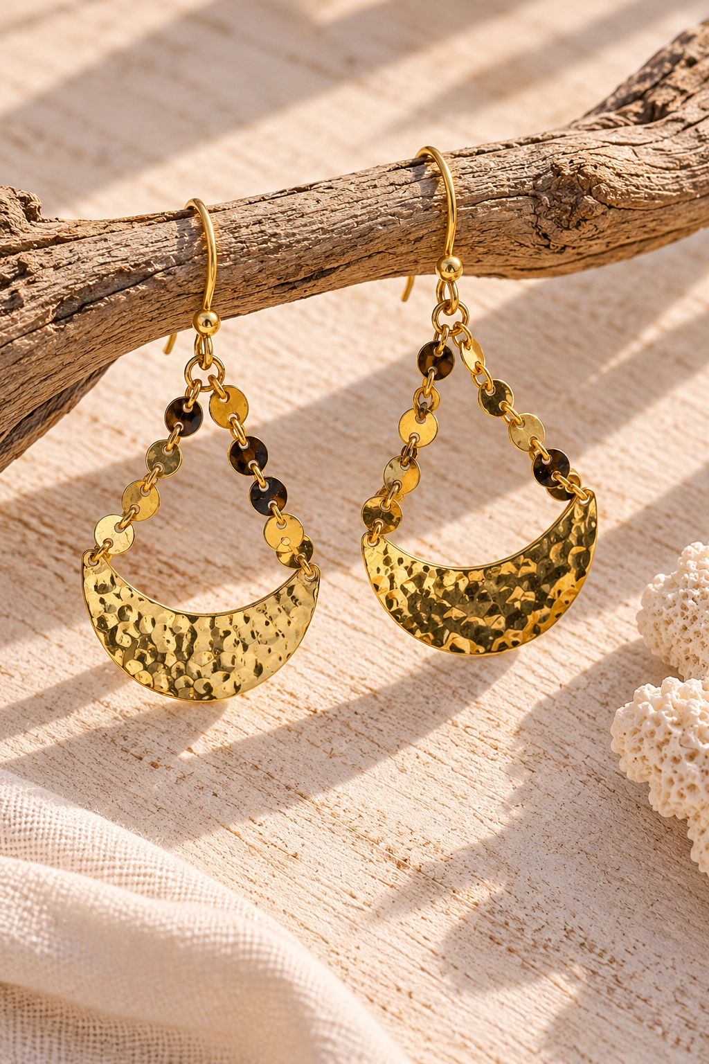 GWEN- Hook Earring