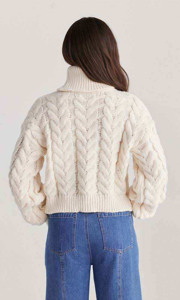 STACE- Chunky T-Neck Knit